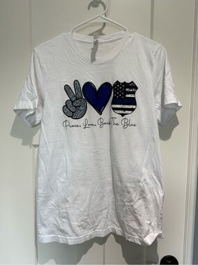 NEW Peace Love Back the Blue tshirt size medium